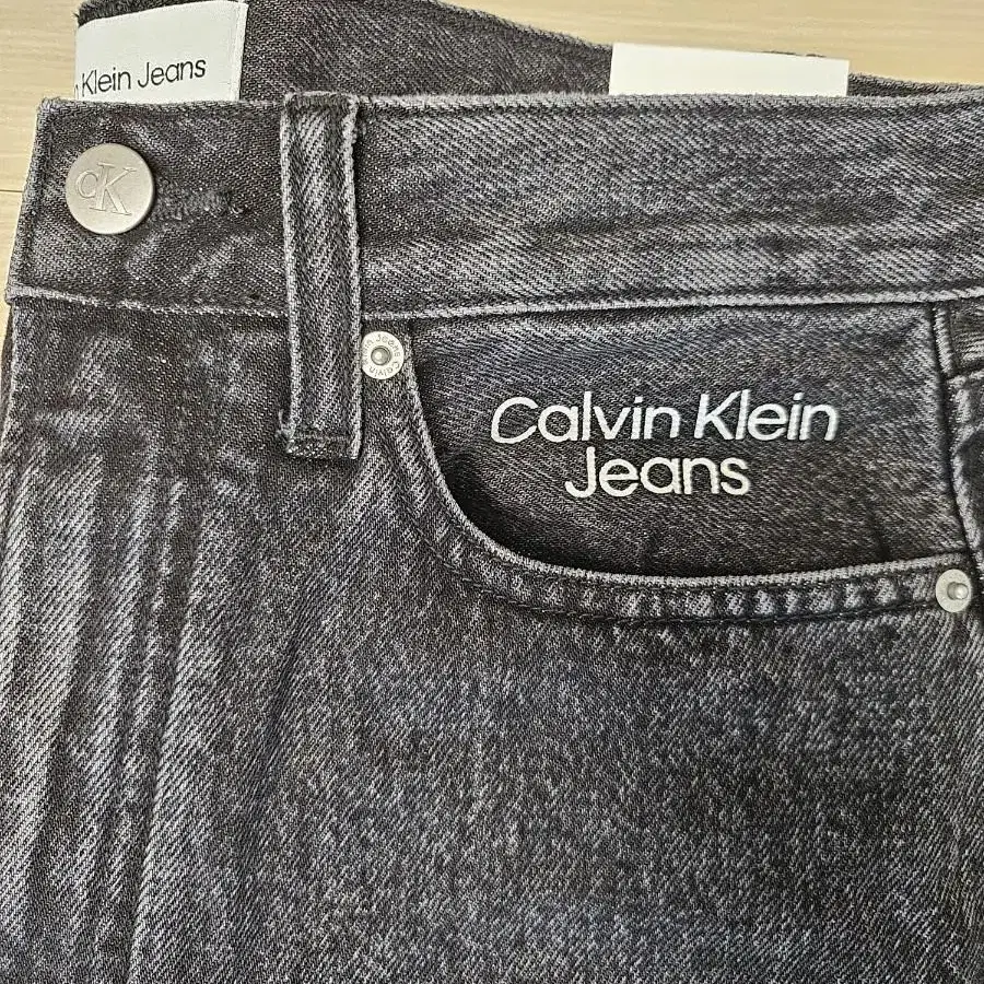 캘빈클라인 CalvinKlein 뉴와이드핏 블랙 데님