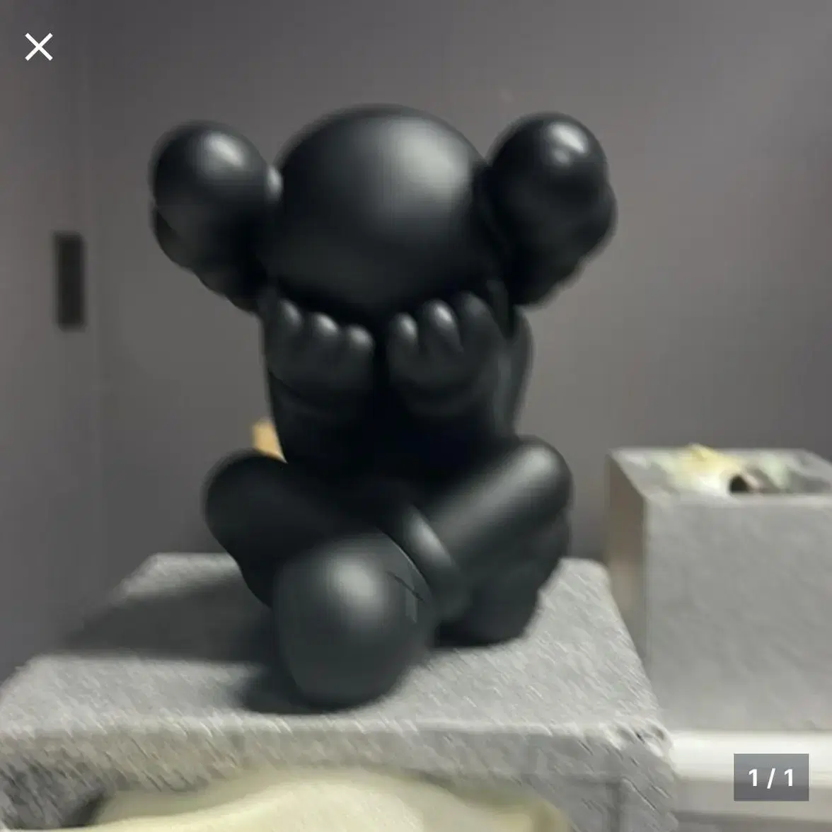 카우스 세퍼레이피드 블랙 Kaws Separated Vinyl Figur