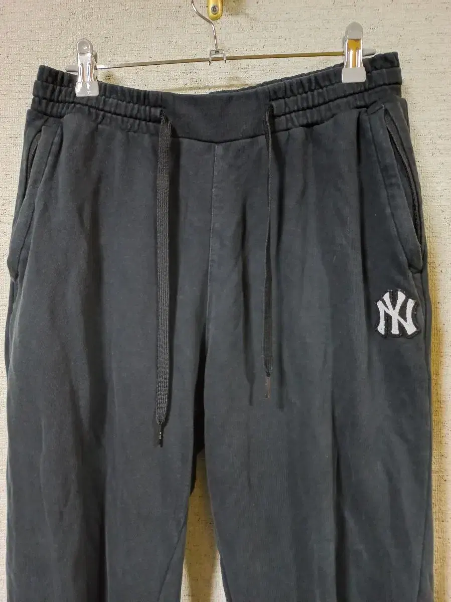 MLB Men's Jogger Pants(30)