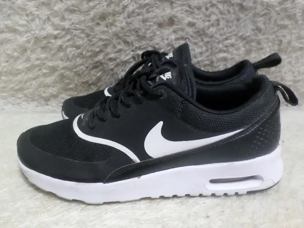 FLUFFY 245 Nike Air Max Thea Sneakers Used Shoes