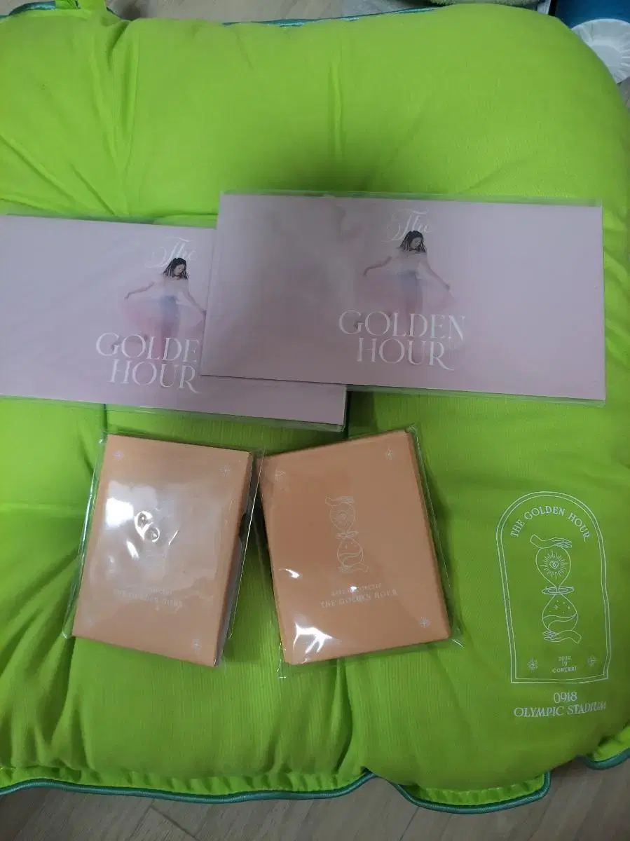 IU Golden Hour Concert Cushion, Yangil Yoo Anna Stationery