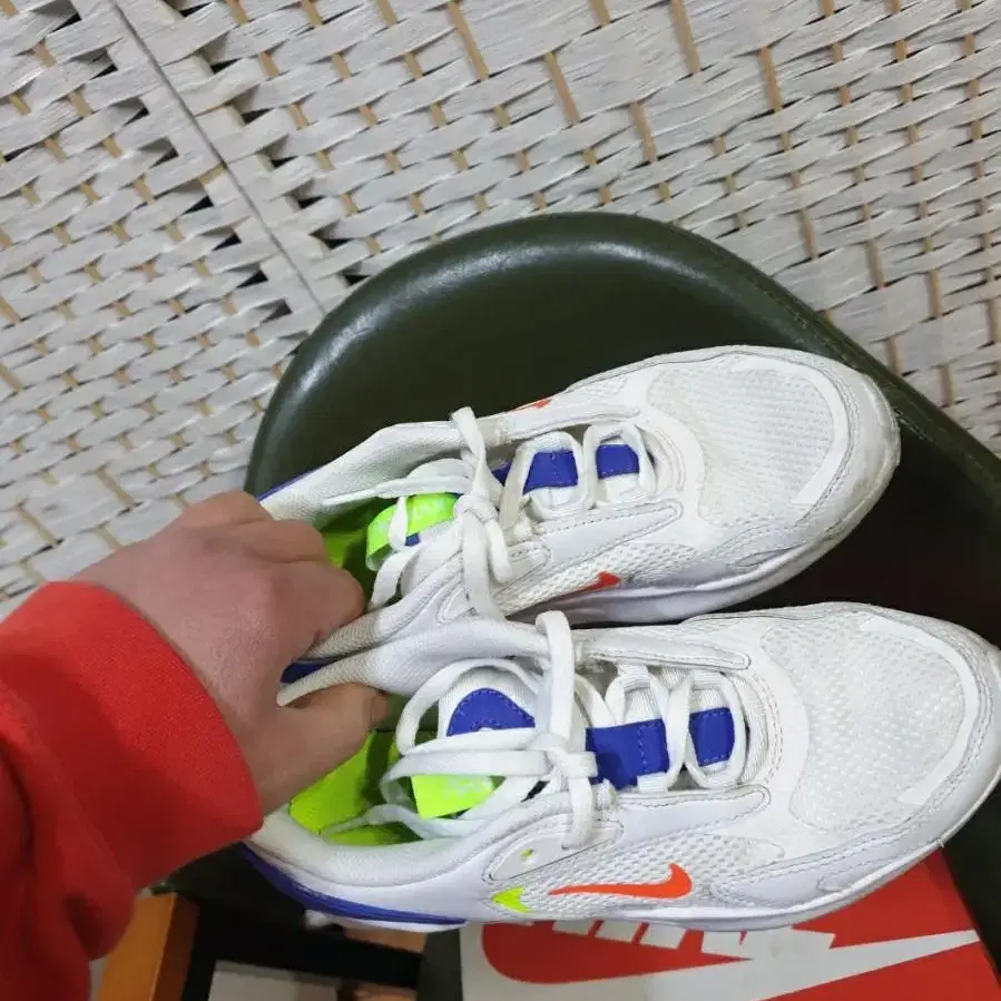 NIKE 나이키 스포츠 에어맥스 볼트 GS 런닝화 235mm 세탁완료