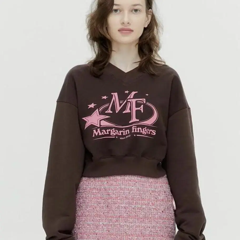 마가린핑거스 맨투맨 STARRY LOGO CROP SWEAT-SHIRT