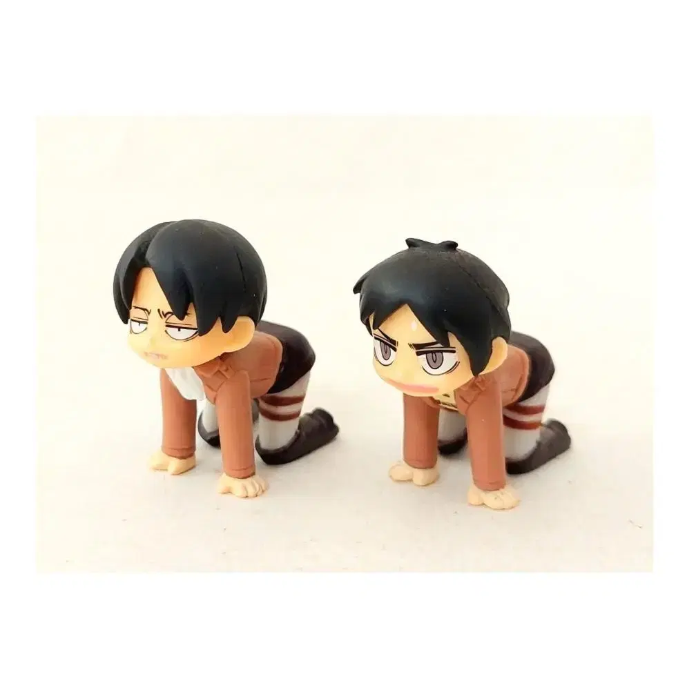 Jin Attackers Levi Eren Figures Gacha