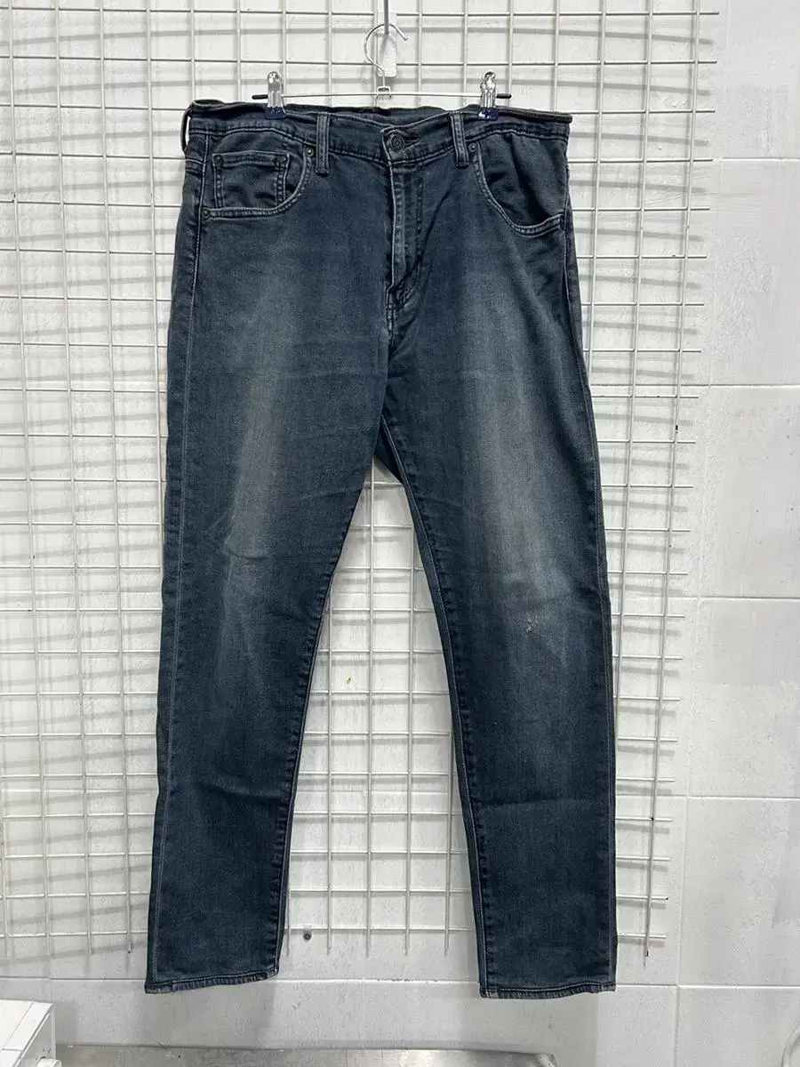 [Levi's] Men's 520 Span Denim Pants 32