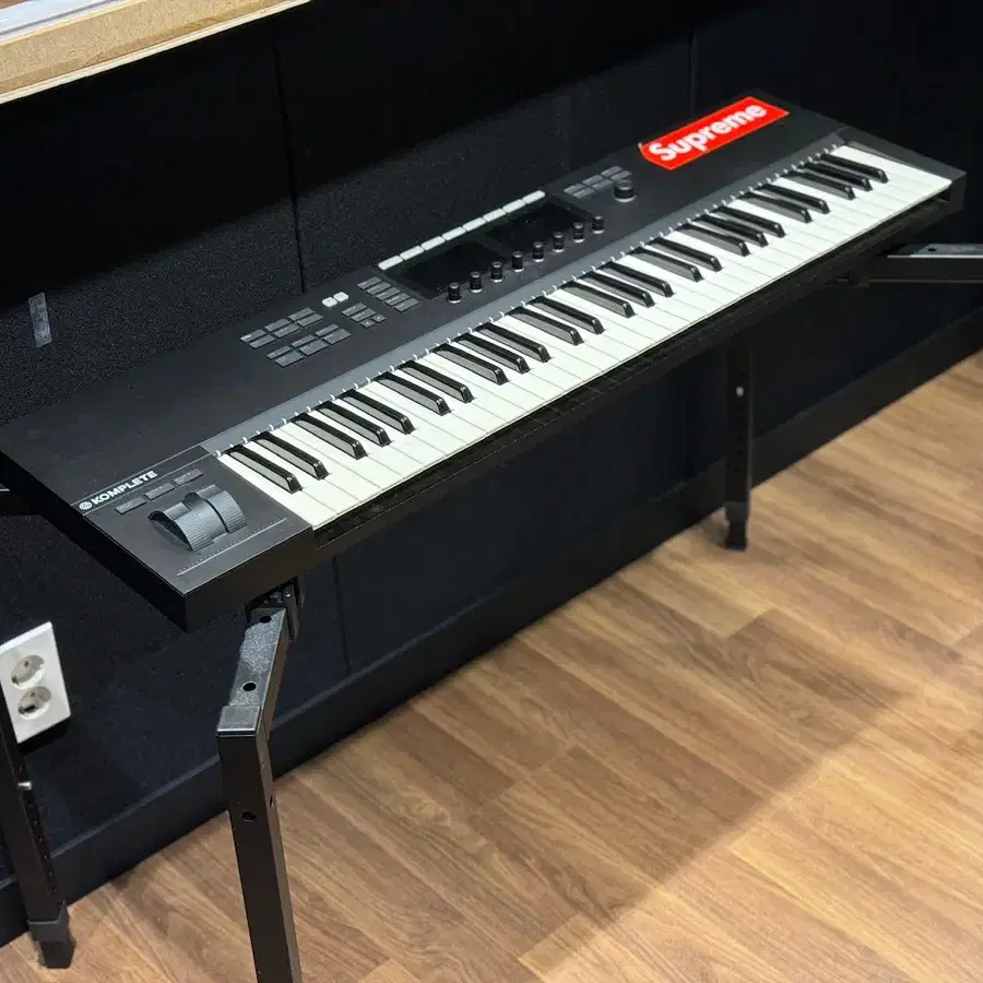 NI KOMPLETE KONTROL S61 MK2 마스터 건반