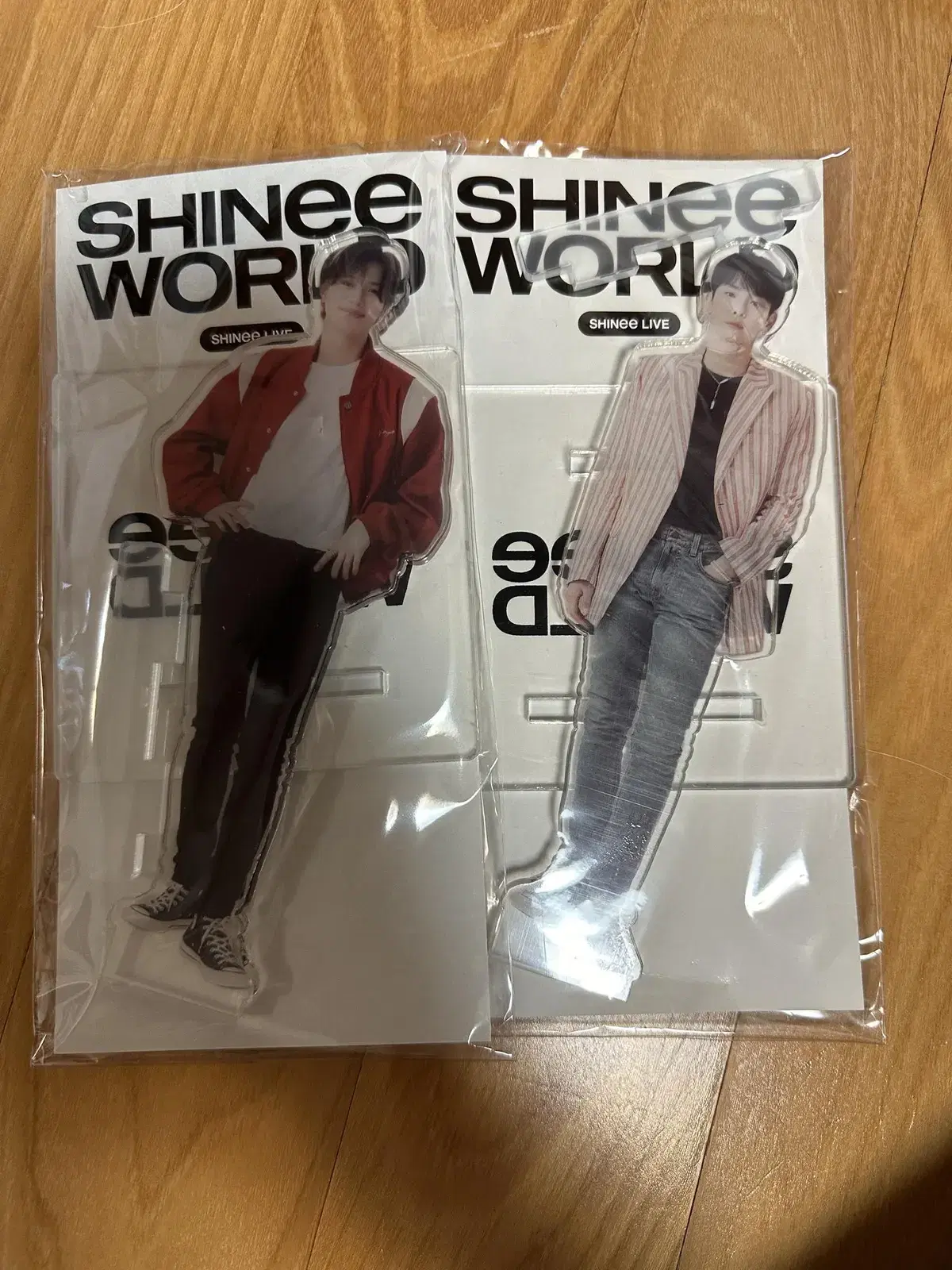 Set of shinee smartphone stands acrylic 