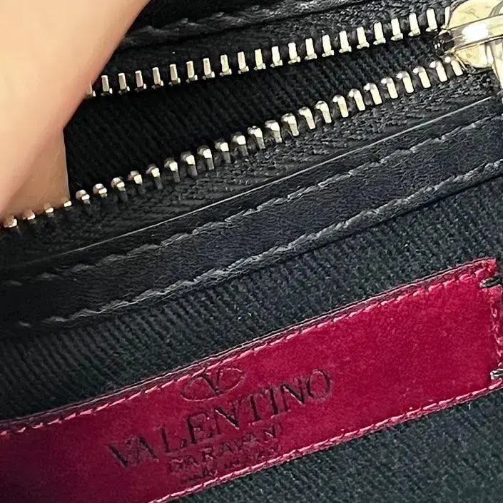 VALENTINO 발렌티노