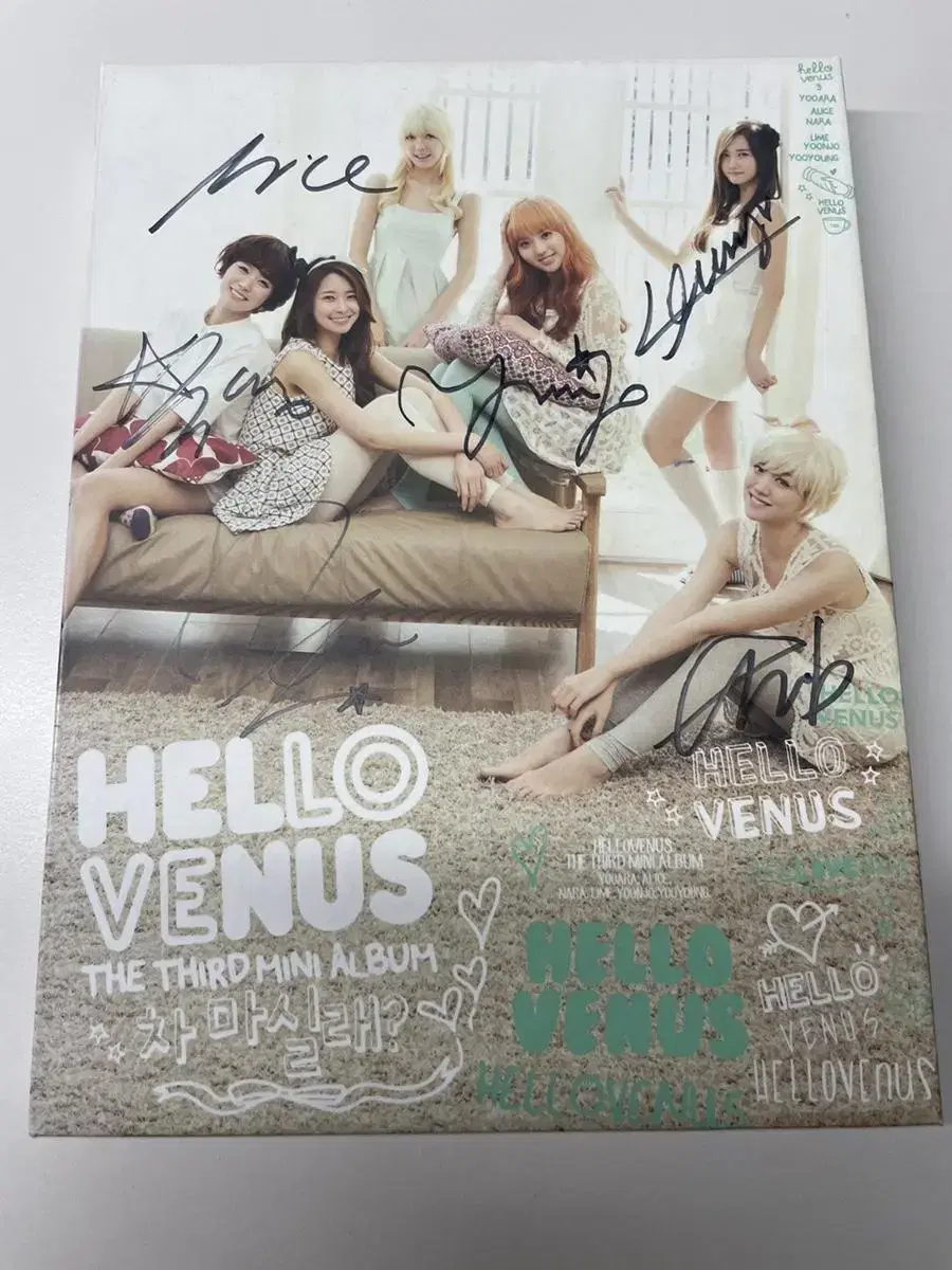 Hello Venus Do you want some chan? Signature CD Album