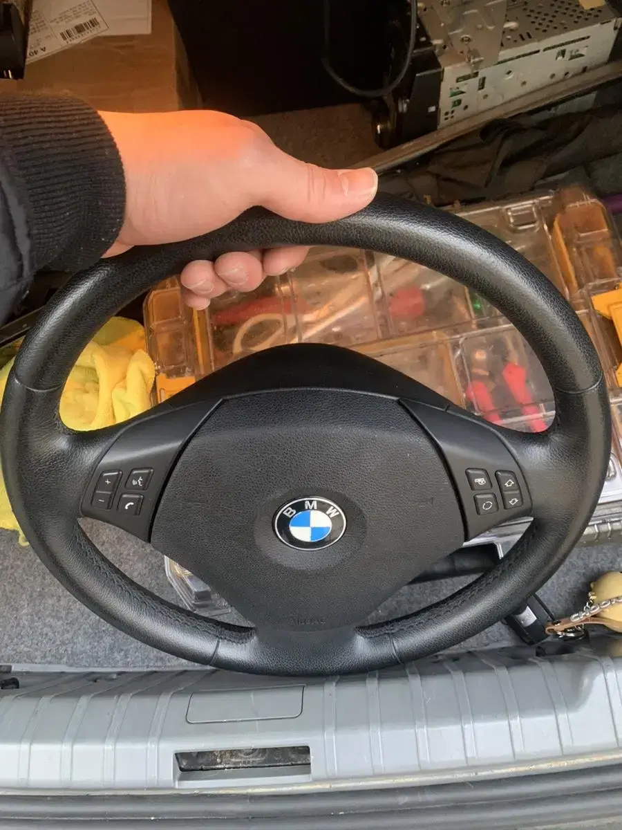 bmw320 핸들 팝니다