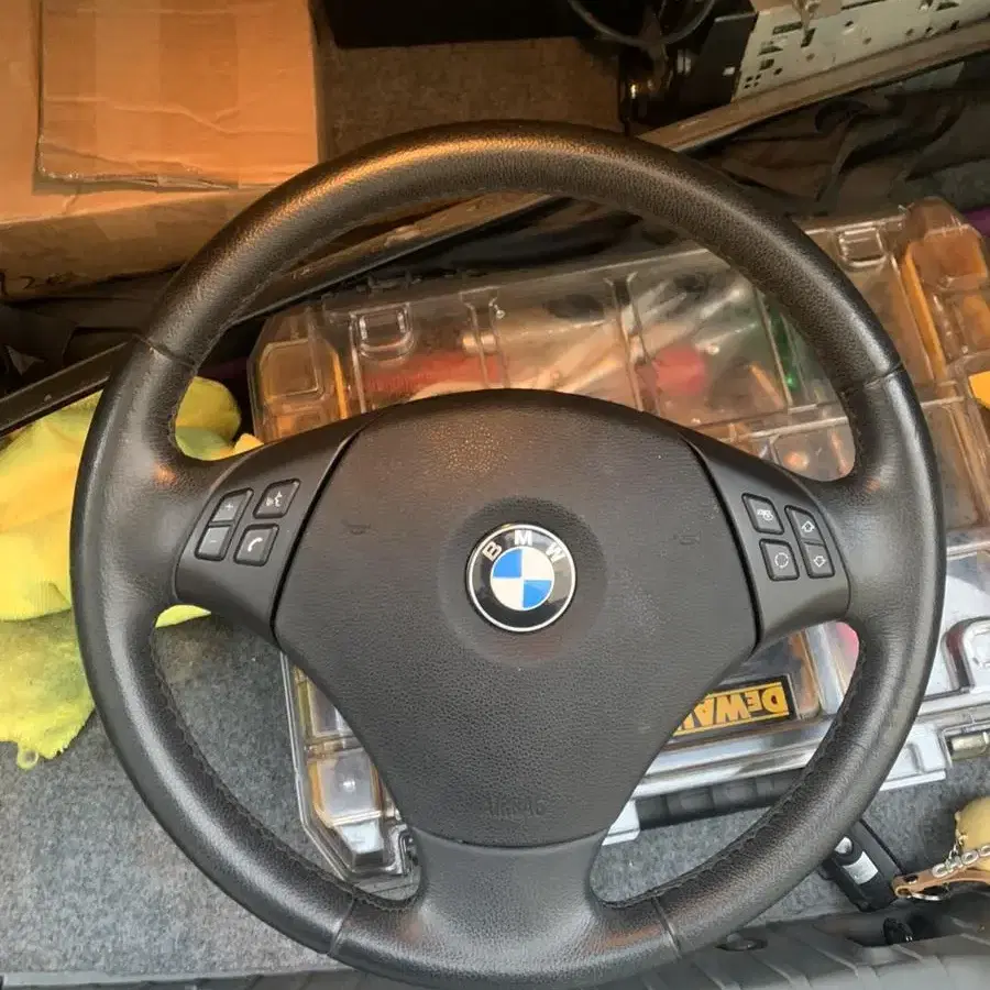 bmw320 핸들 팝니다