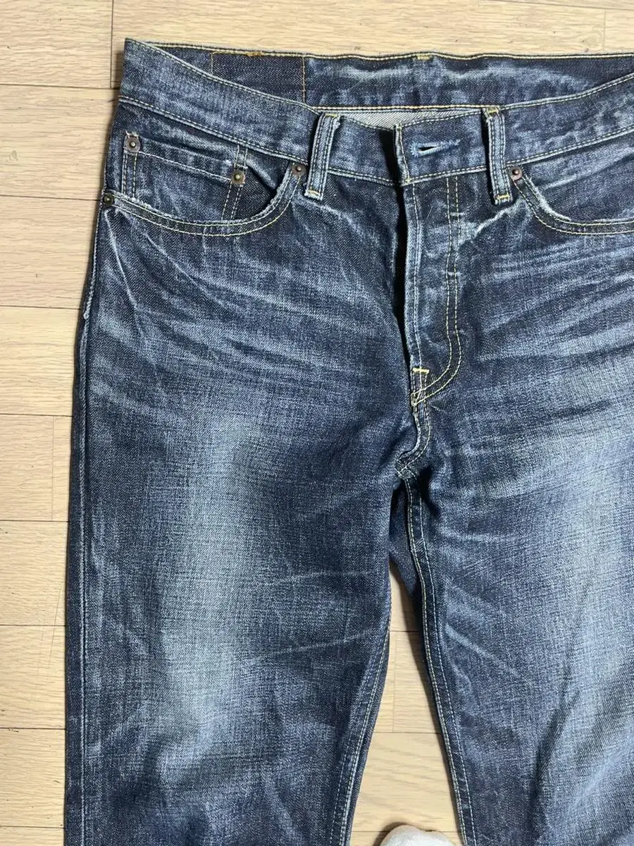 Levi's 501 Medium Blue Wash Denim (30)