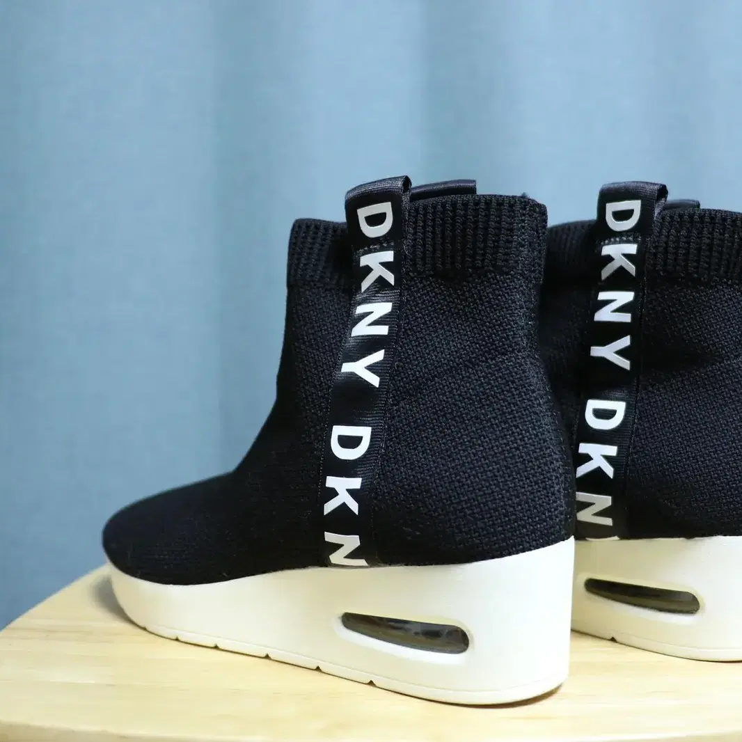 신상품급 여성 DKNY 캐쥬얼 슈즈 225~230MM