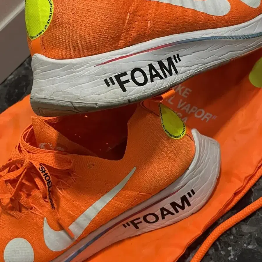 나이키 오프화이트 nike off white zoom fly 275