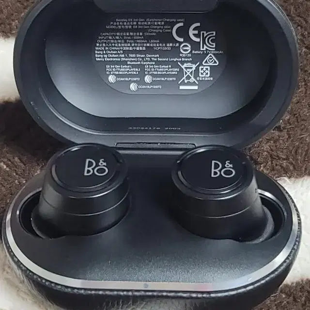 B&O 베오플레이 E8 3rd Gen