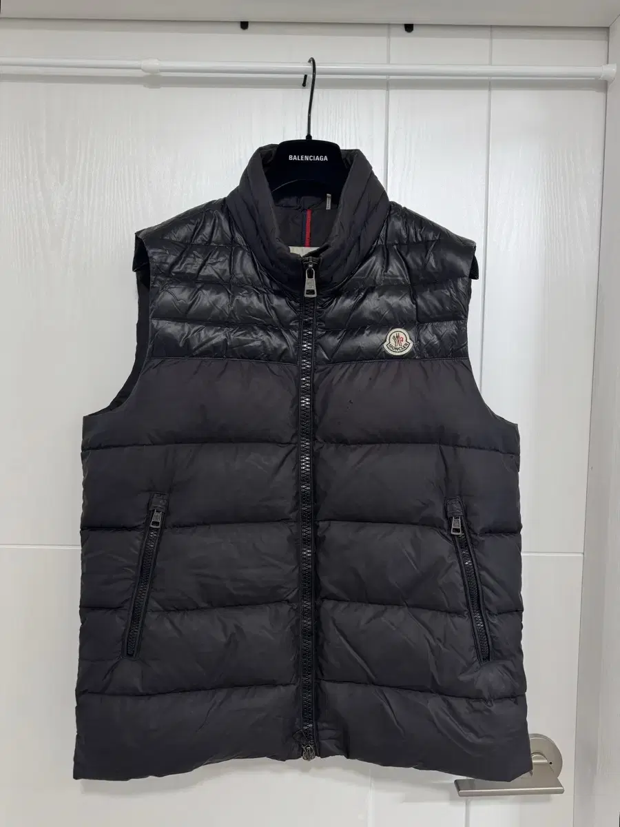 (4siz) 105 Moncler Dupress Padded Vest Black