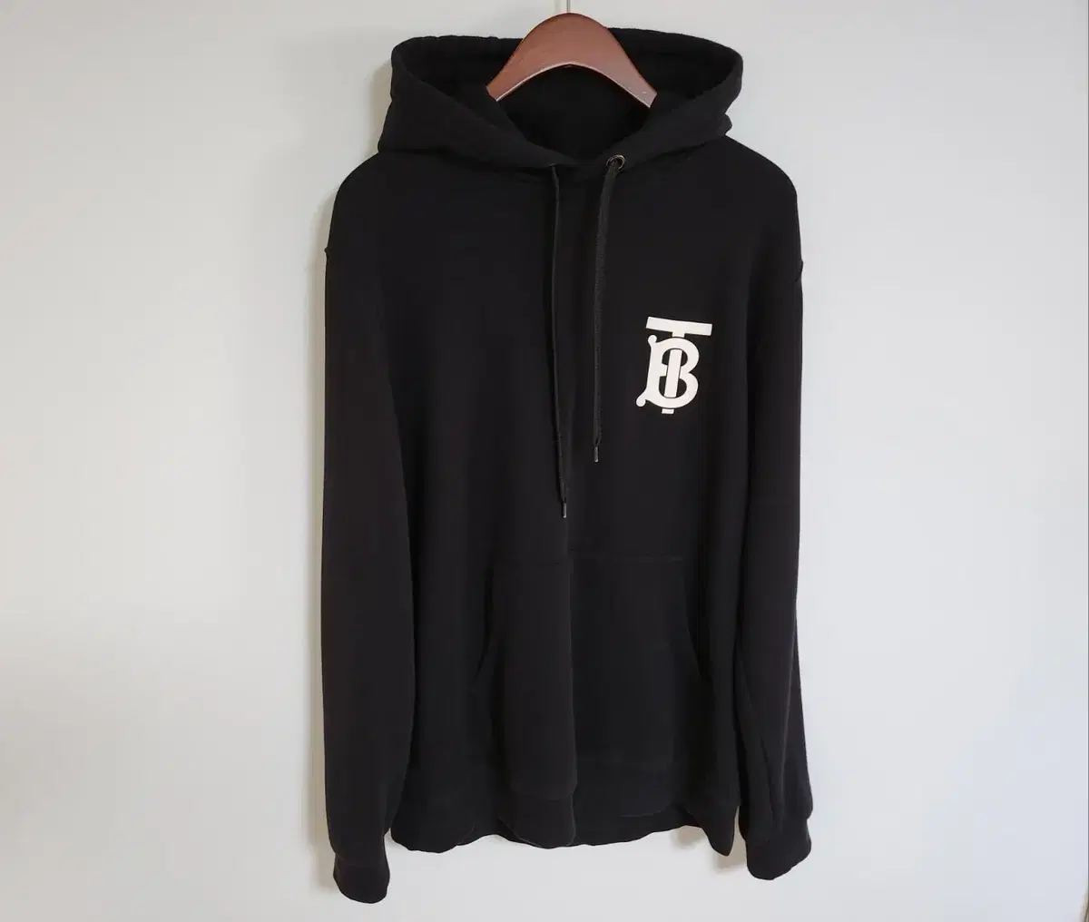 [L] Burberry Black TB Logo Hoodie 8024604