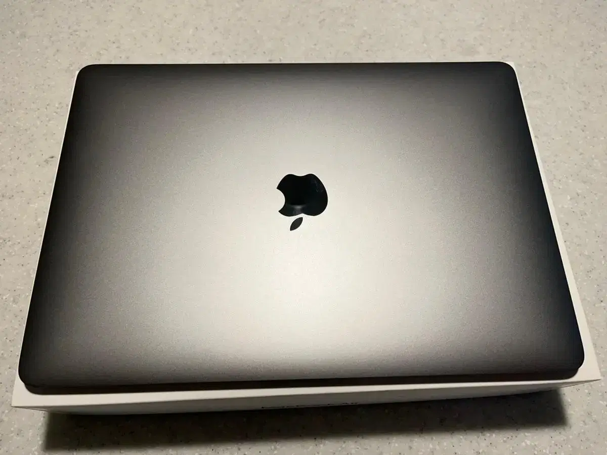 MacBook Air m1 8/512