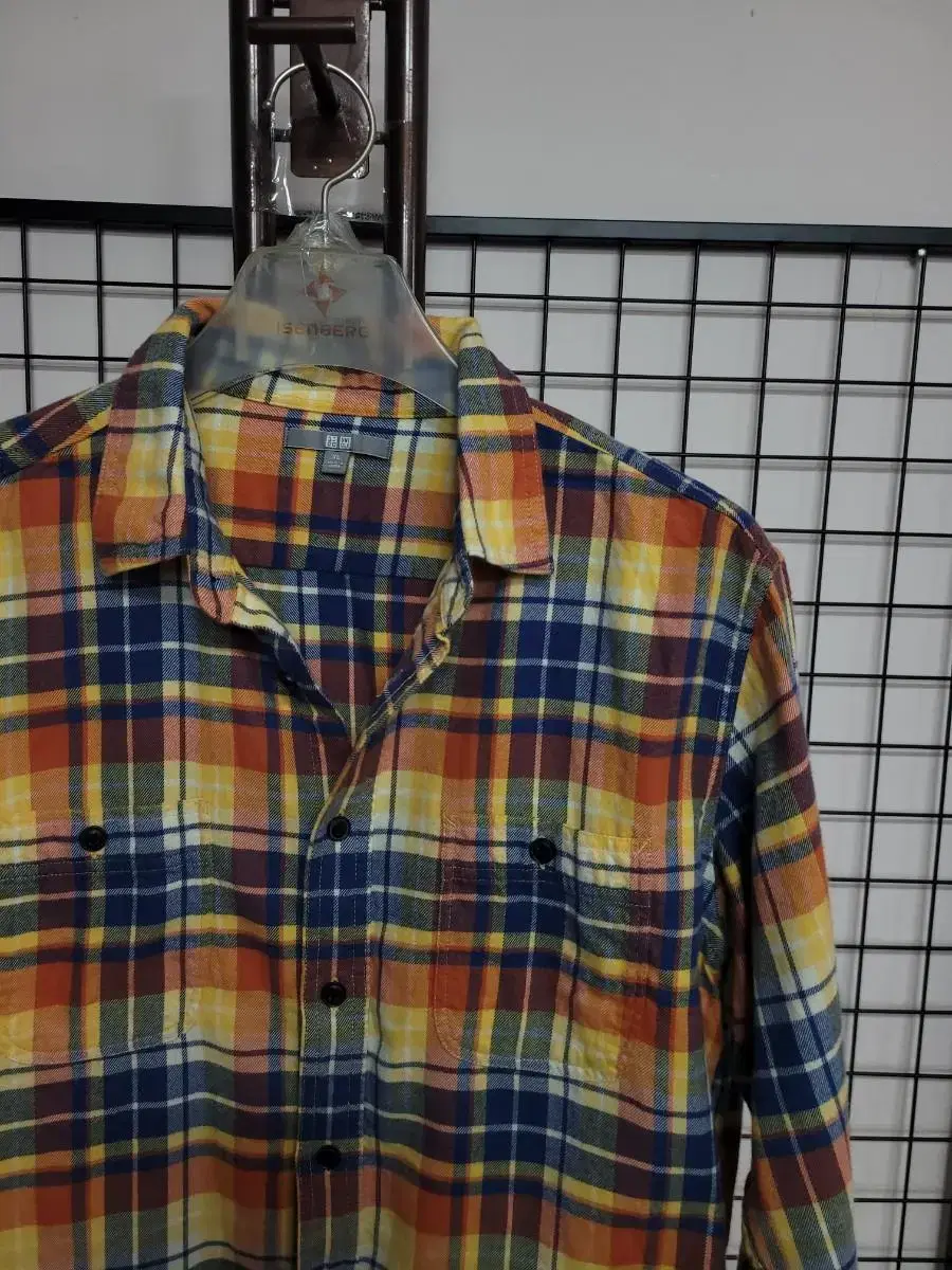 Uniqlo Tartan Check Southern 105 XL