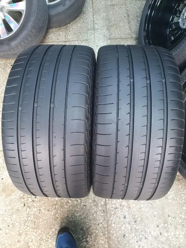 벤츠E53 AMG 순정 275-30-20 중고타이어 2짝  판매합니다