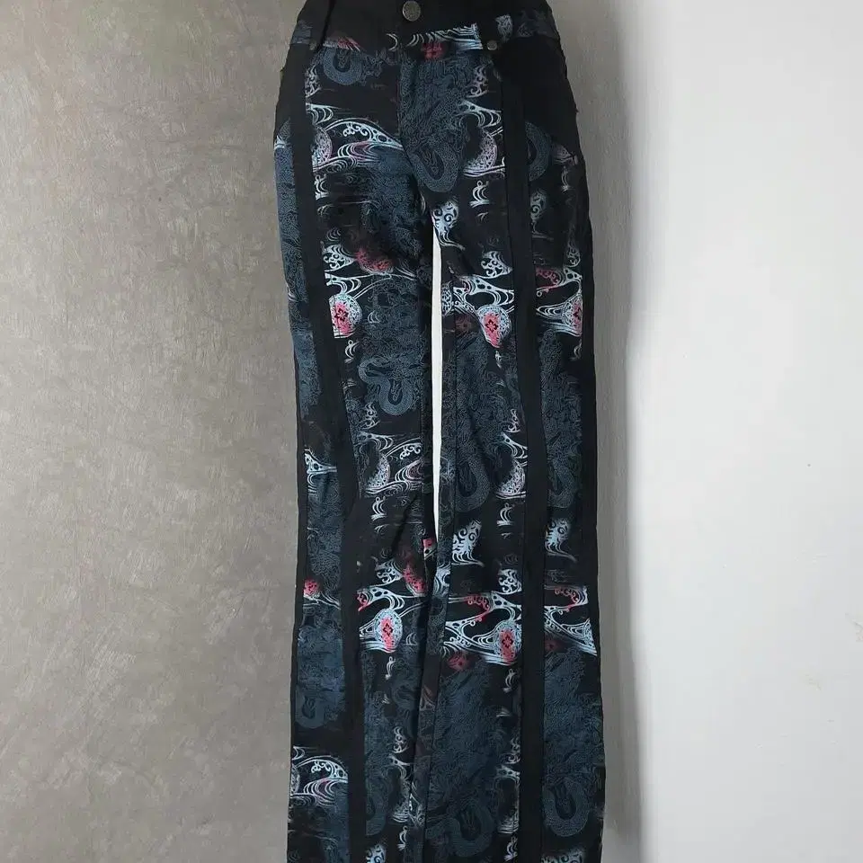 Ozzcroce Oriental Low-Rise Pants