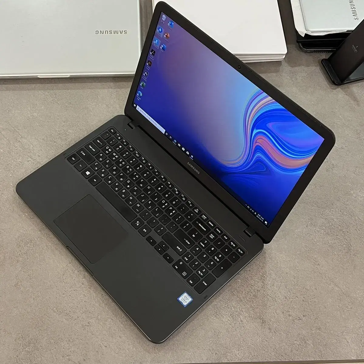 삼성 노트북 5 i5-8265U 15.6인치 SSD256GB