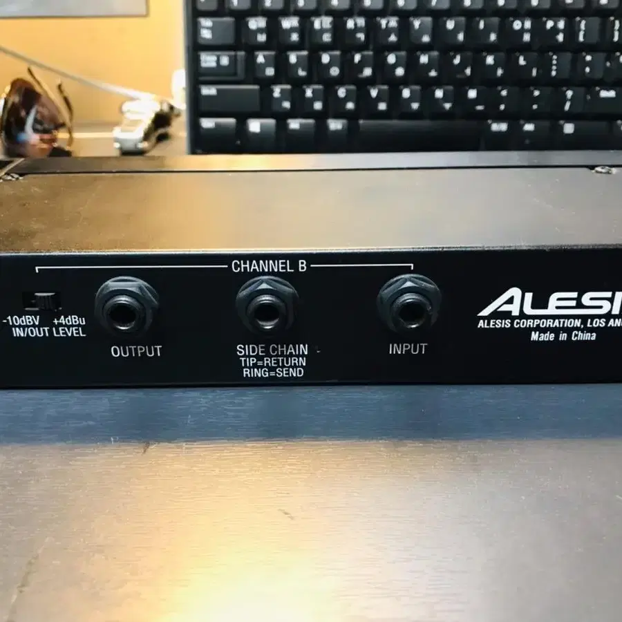 ALESIS 3630 Compressor