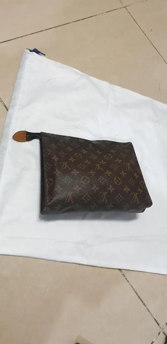 Louis Vuitton Clutch Communication Welcome Note20+ $512