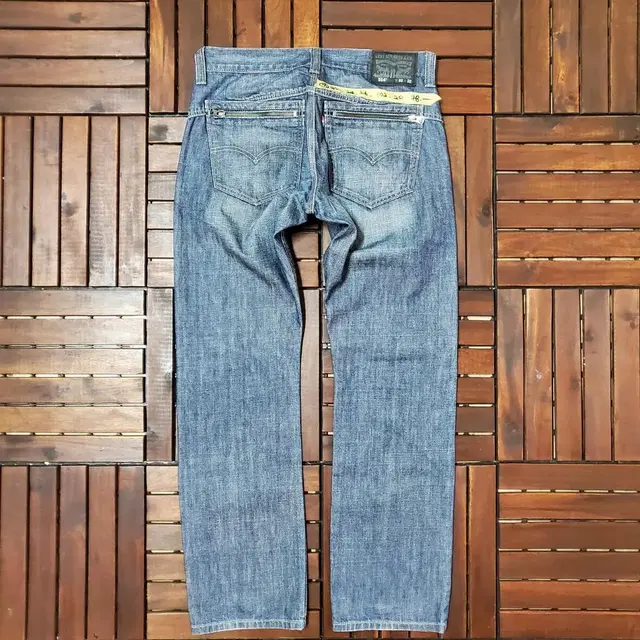 00s Levis 514 (33 inch)