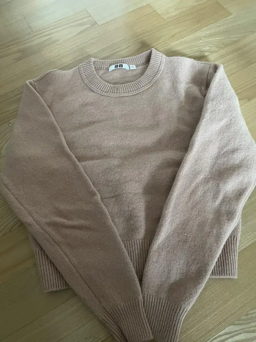 UNIQLO long-sleeved T-shirt s