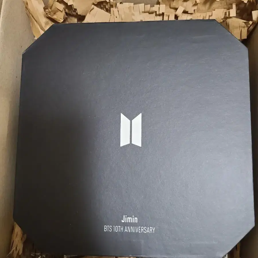 방탄 데뷔10주년  지민 공식은메달