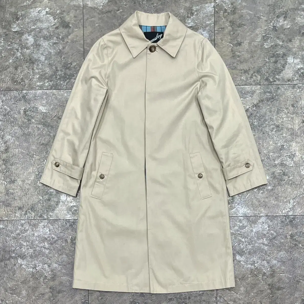 Beamsboy trench coat