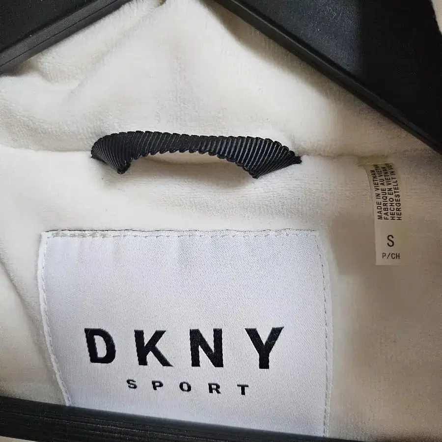 DKNY벨벳점퍼