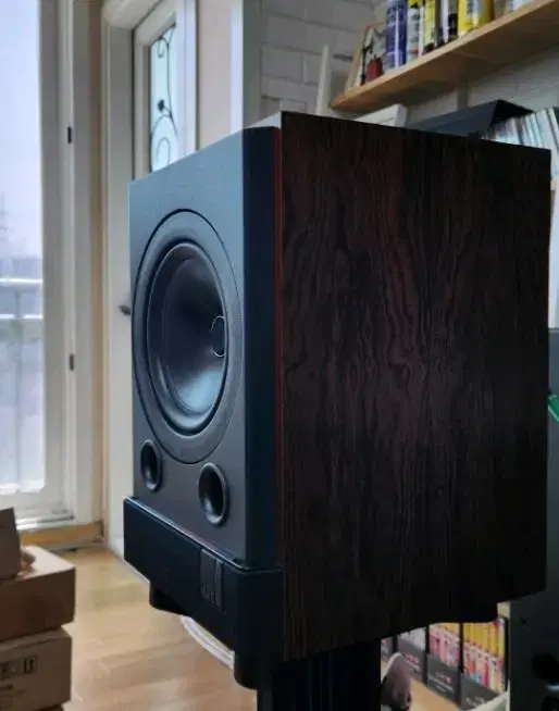 KEF 101.3 speaker