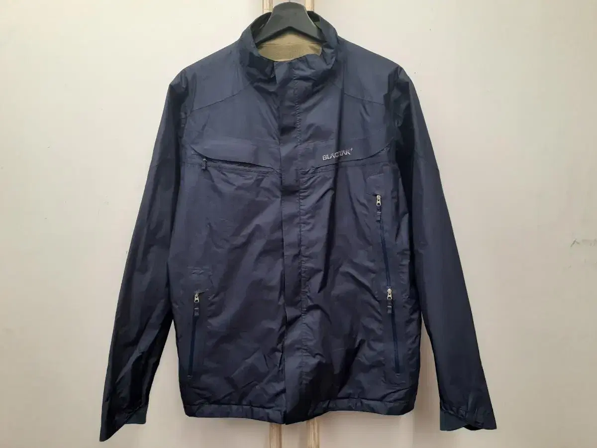 2 BLACKYAK Gore-Tex Windbreaker 100 (L)