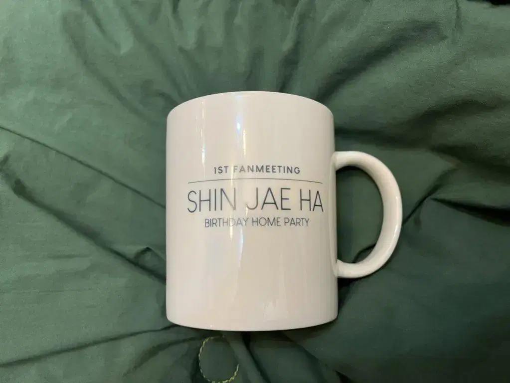 Actor Shin Jae-ha's first fanmeeting merchandise mug