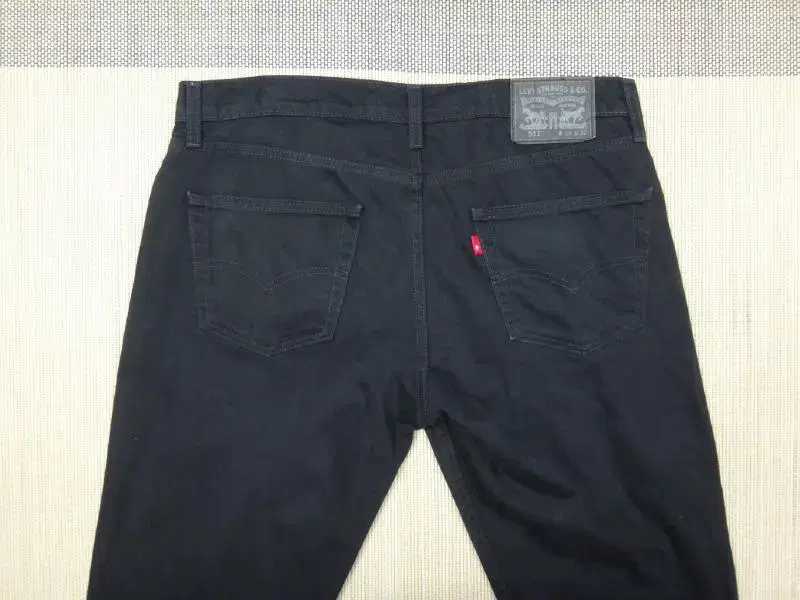 (34 inches) Levi's 511 Regular Straight Fit Black Jeans