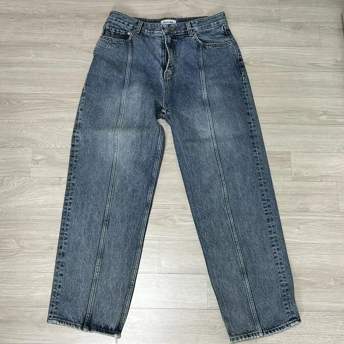 ATE STUDIOS LOOSE TAPERED DENIM(Mid wash