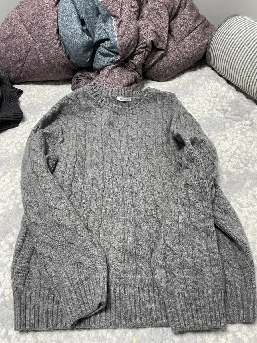 Blank Wool Cable Knit Melange Gray 2