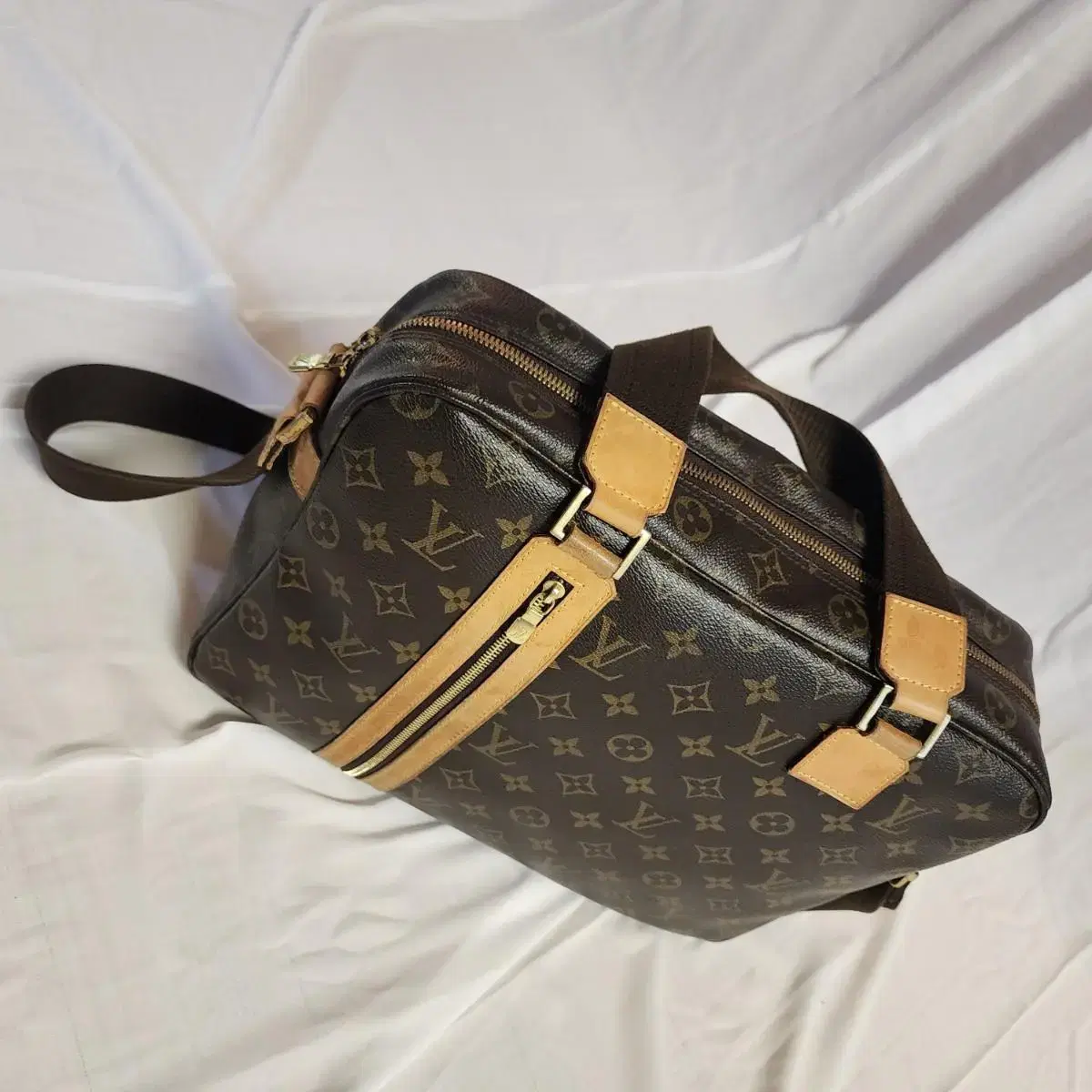 루이비통 LOUIS VUITTON 메신저백