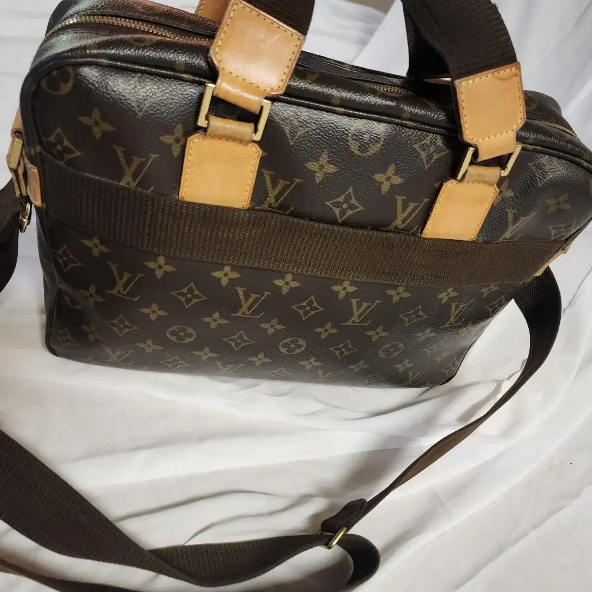 루이비통 LOUIS VUITTON 메신저백