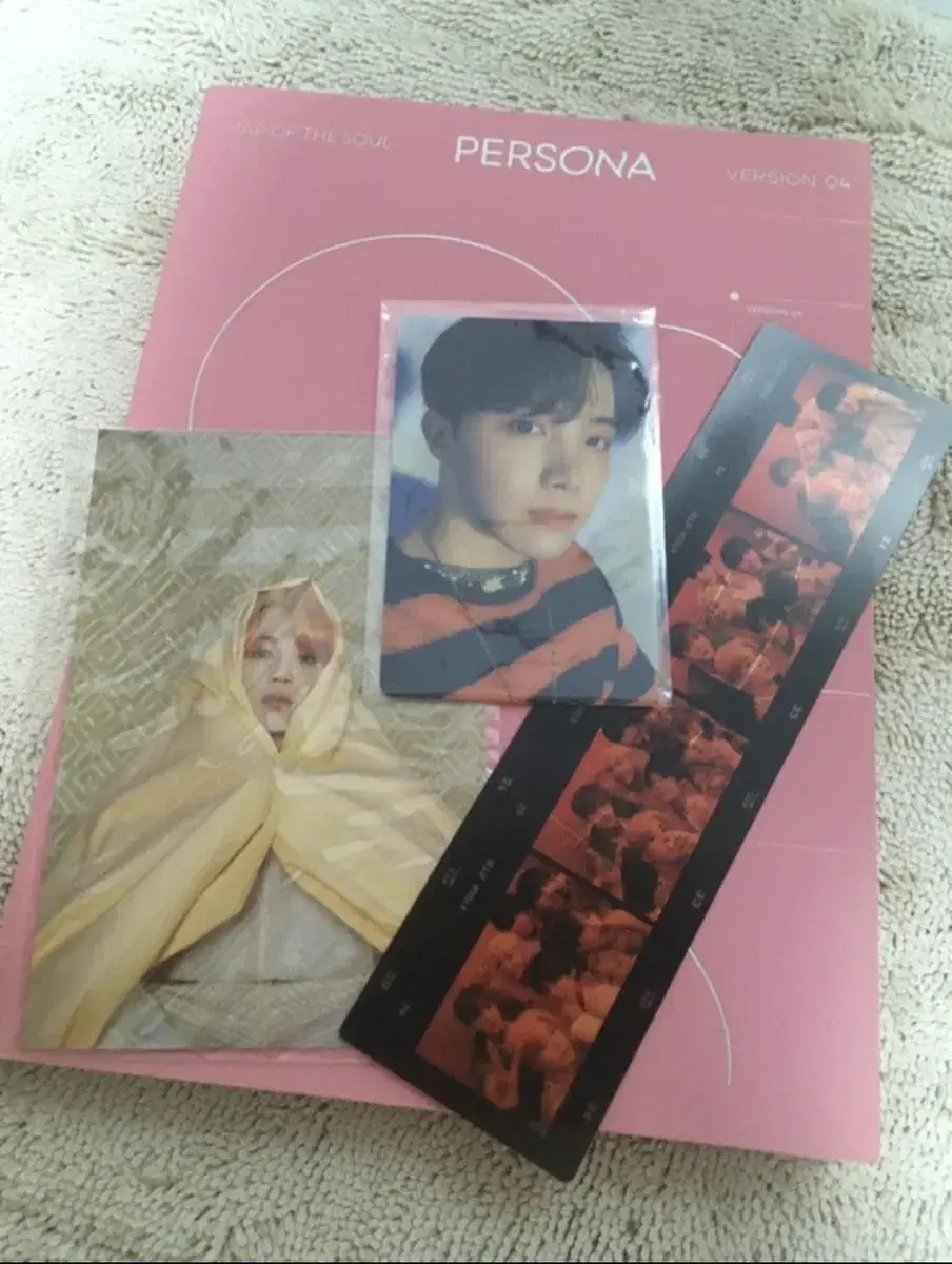 BTS Persona 4 album sell Hoseok photocard