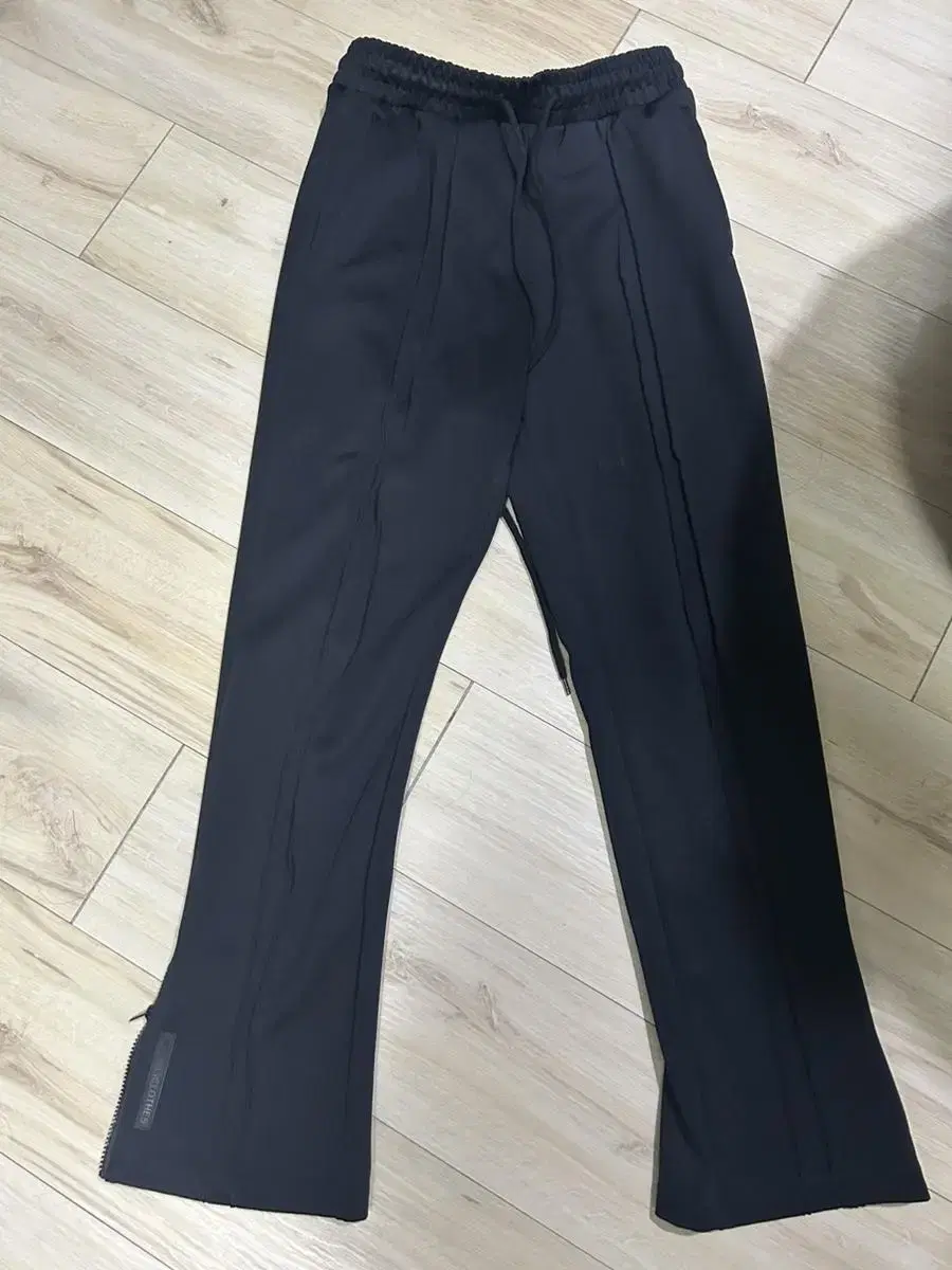 Kidmilli Non-discreet Closet semi Wide Slacks Size 1