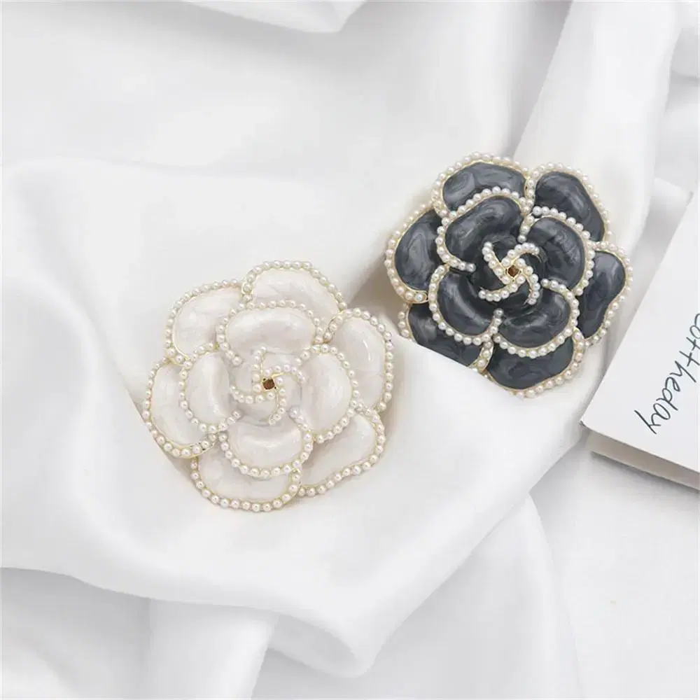 [New Products] Women's Jacket Accessories Camellia Brooch