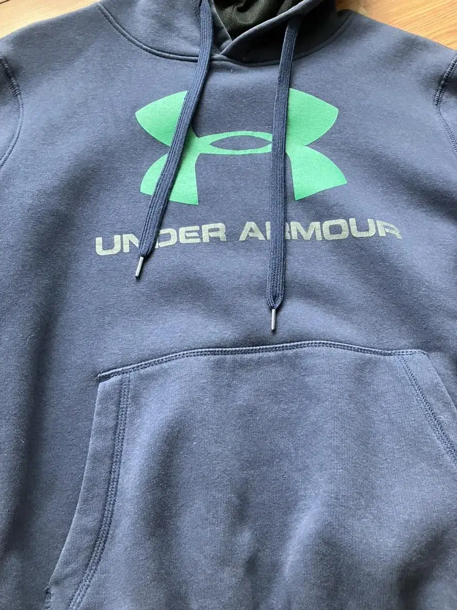 Undersummer hoodie