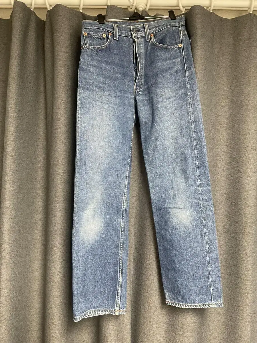 80s vintage Levi's 501xx 30/34 true to size 29