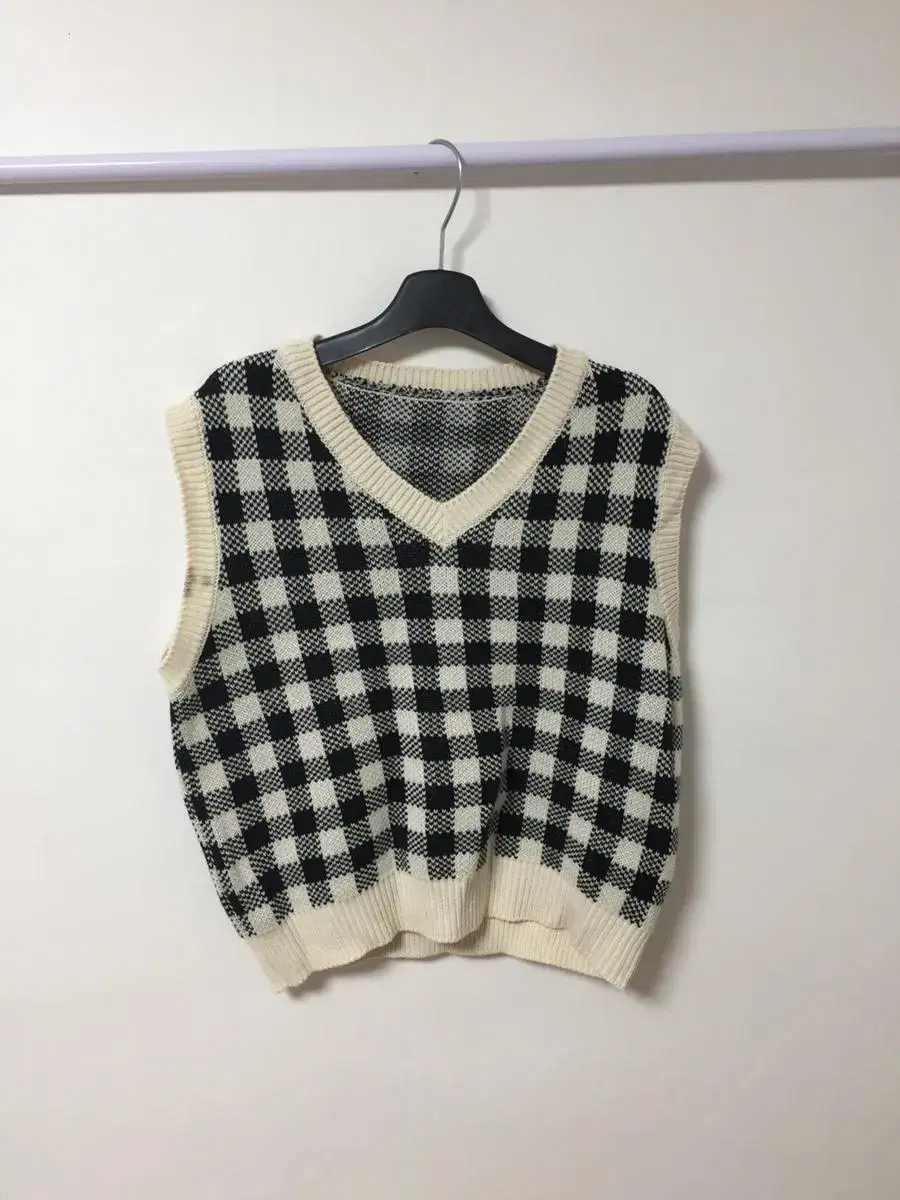 Women's knit vest bustier