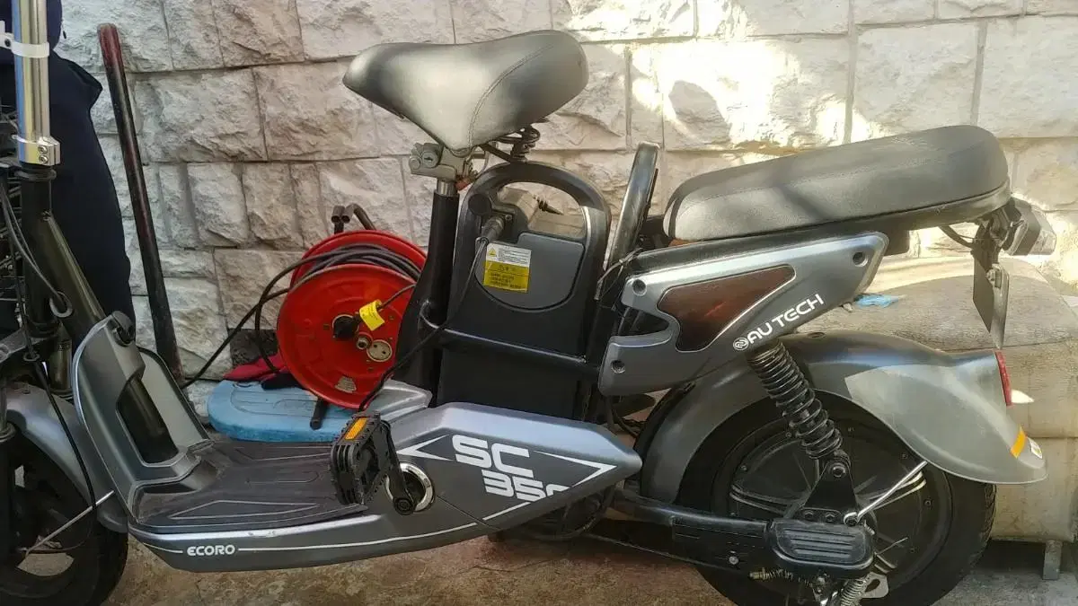 Sell e-bikes