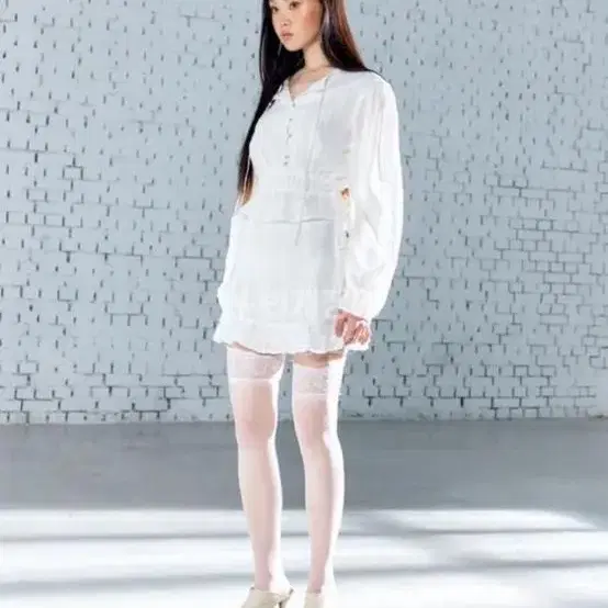 글로니 블라우스 GAIA DOT BLOUSE(WHITE) 치마 셋업 세트