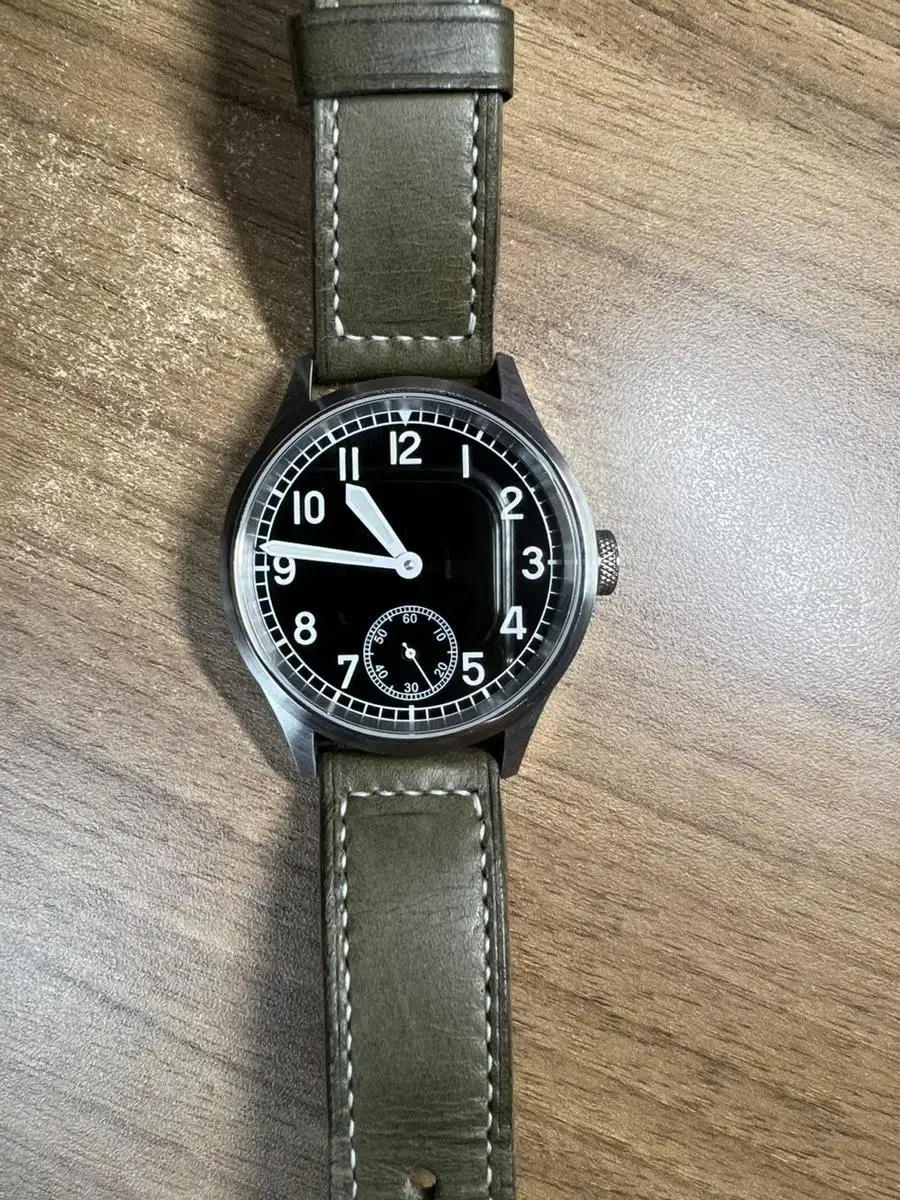 Pilot manual Manual watch 43mm